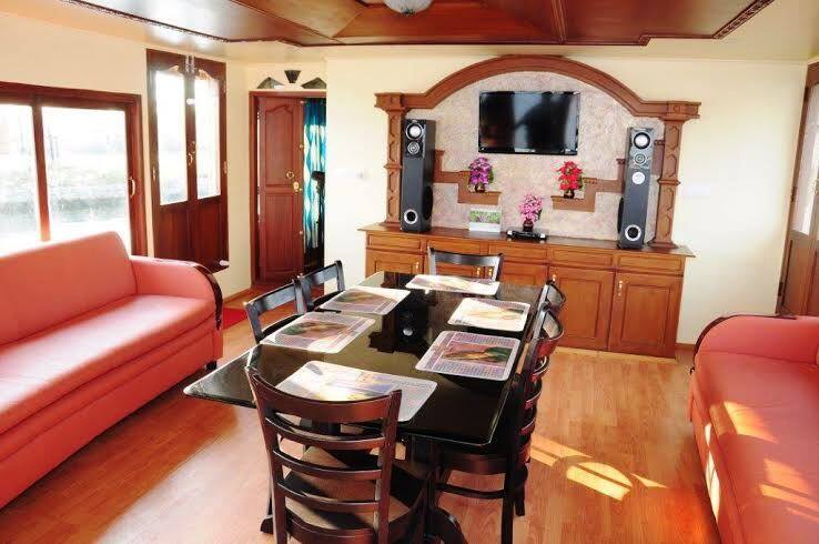Grandeur Houseboats, Kumarakom 4